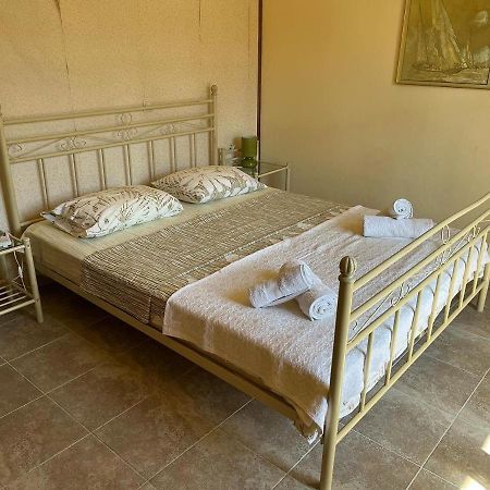 Guesthouse Kaliepia Ierissós Esterno foto