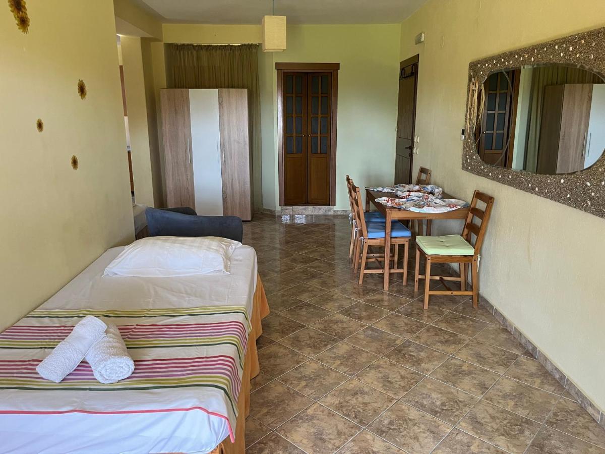 Guesthouse Kaliepia Ierissós Esterno foto